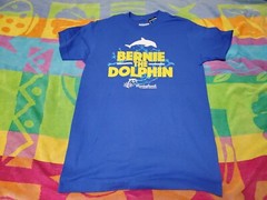 NEW Bernie The Dolphin Marineland Dolphin Adventure Short Sleeve Tshirt Small