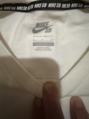 Nike SB shirt. Size Small Great condition. Men’s white shirt. See photos 181