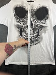 Way To Celebrate Halloween T-Shirt – Skull – Mens XL – White – Stained (5436)