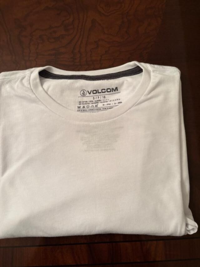 Volcom White T-Shirt SMALL New Without Tag Logo on Sleeve