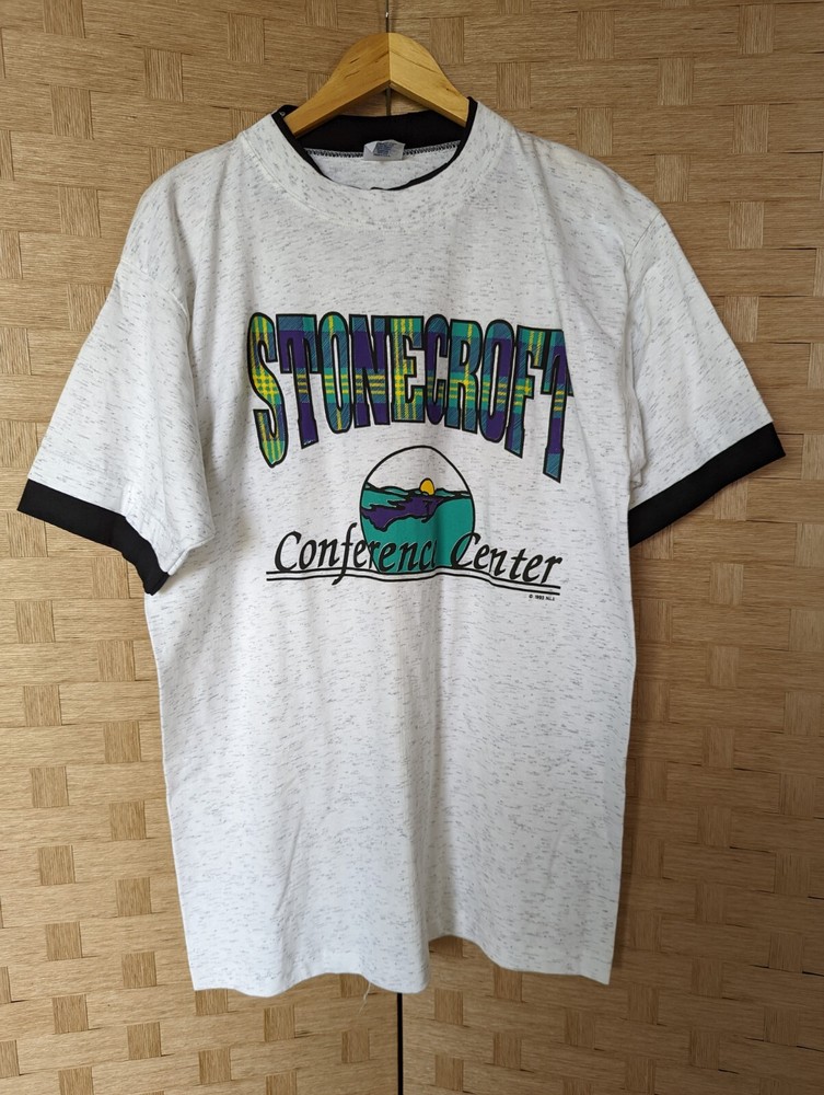 Vintage 90s Single Stitch t shirt Size L made in USA Double Cuff 1993 Stonecroft