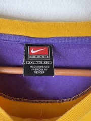 Vintage Nike Lakers Center Swoosh Heavyweight Embroidered Yellow T Shirt XXL