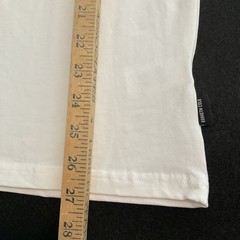 Kenneth Cole Graphic Tee shirt Men’s Size Large Raised Logo Moss Stone White NEW