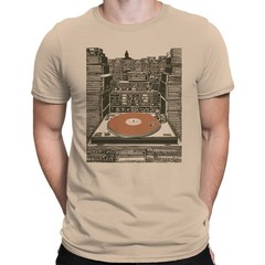 Vintage DJ Vinyl Turntable Men’s T-shirt