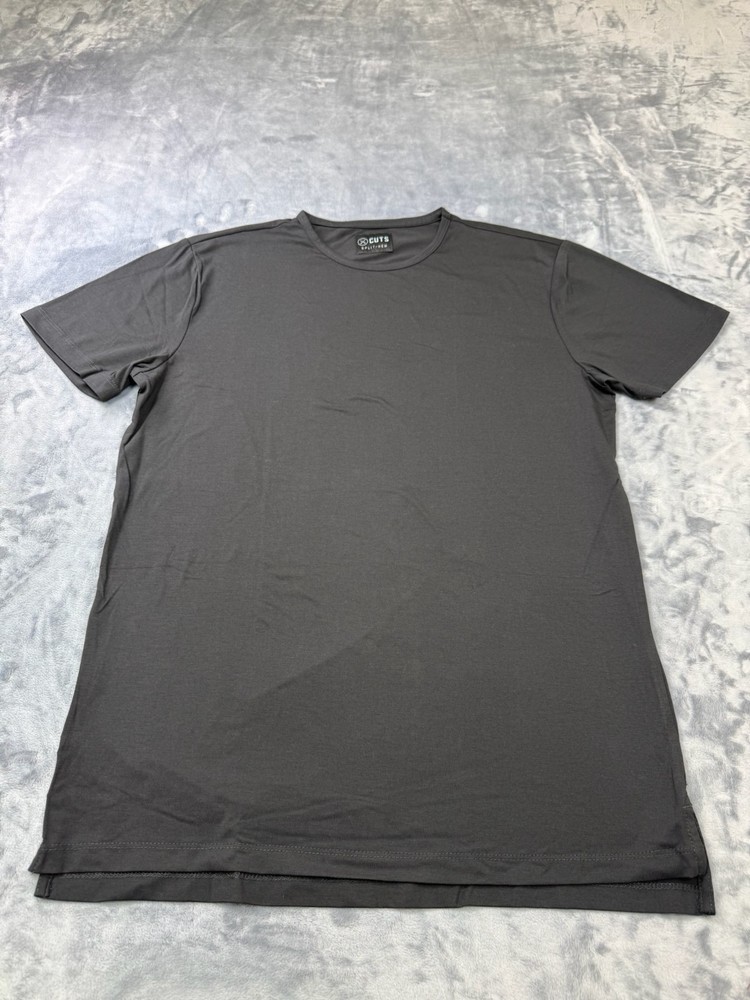 CUTS Clothing Split-Hem Crewneck T-Shirt Mens Medium Black Pyca Pro NWOT