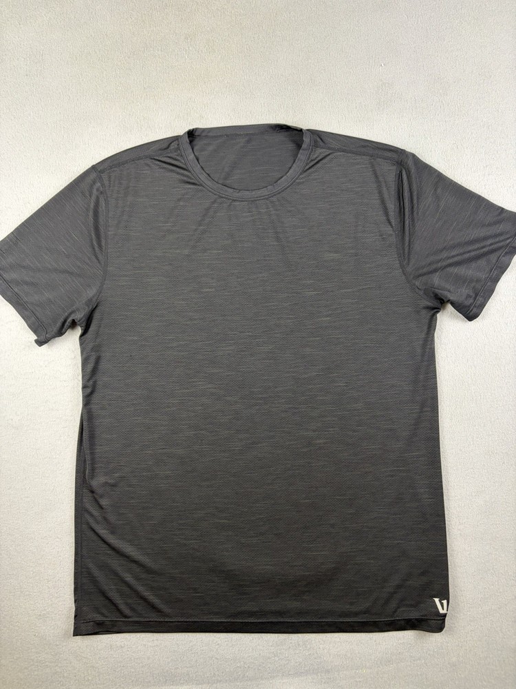 Vuori Shirt Men’s Size Medium Black Zephyr Tech Tee Gym Yoga Casual V191