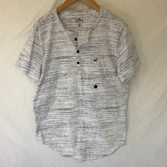 Hollister Must Have Collection Henley Tee Mens Short Sleeve T-Shirt Large (L)