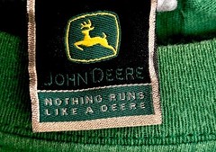 John Deere Shirt Men’s Large T-Shirt Green “Girls Just Love a Big Ol’ Tractor”