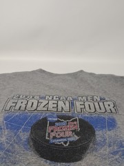 NCAA Frozen Four College Ice Hockey Columbus Ohio 2005 Vintage T-Shirt Size XL