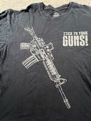 Cabela’s Men’s T-Shirt Handgun stick To Your Guns Size 2XL Black