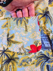 Men’s Hawaiian Button Up Shirt, Small, great shape. Combine Shipping