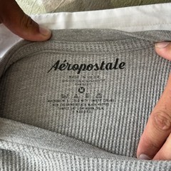 Aéropostale Men’s M Gray Long Sleeve Crew Neck Waffle Knit Graphic Logo Tee