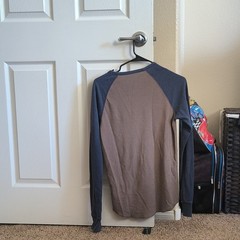 American Eagle Outfitters Men’s S Gray Blue Raglan Long Sleeve Crew Graphic Tee