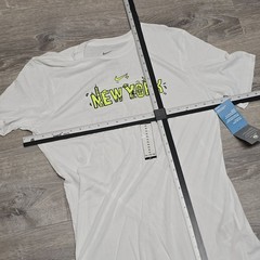 Nike Dri-FIT New York Running Today Graphic T Shirt Mens XL NWT White Athletic
