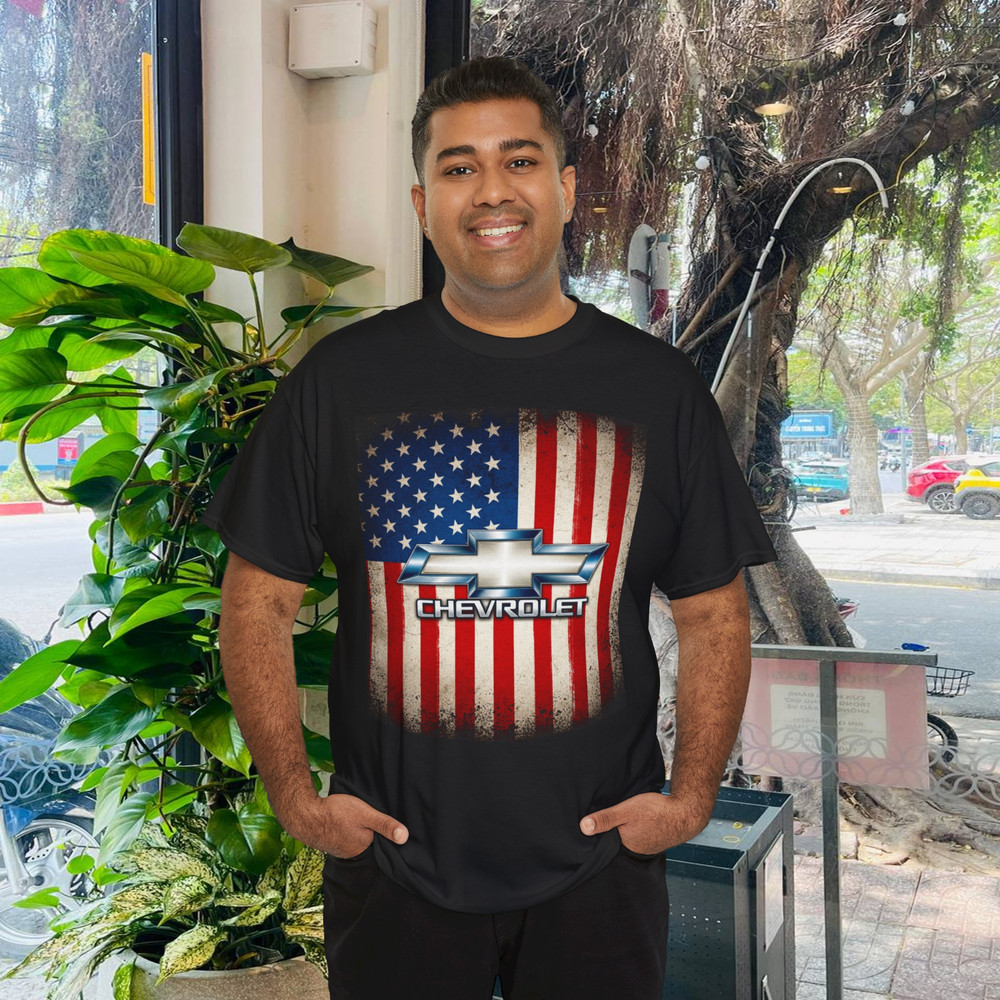 Men’s Graphic Chevrolet American Flag T-Shirt