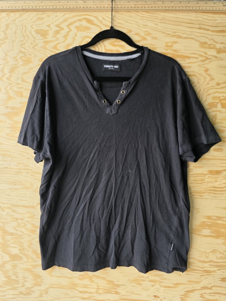 Kenneth Cole Black V Neck Shirt Size Large