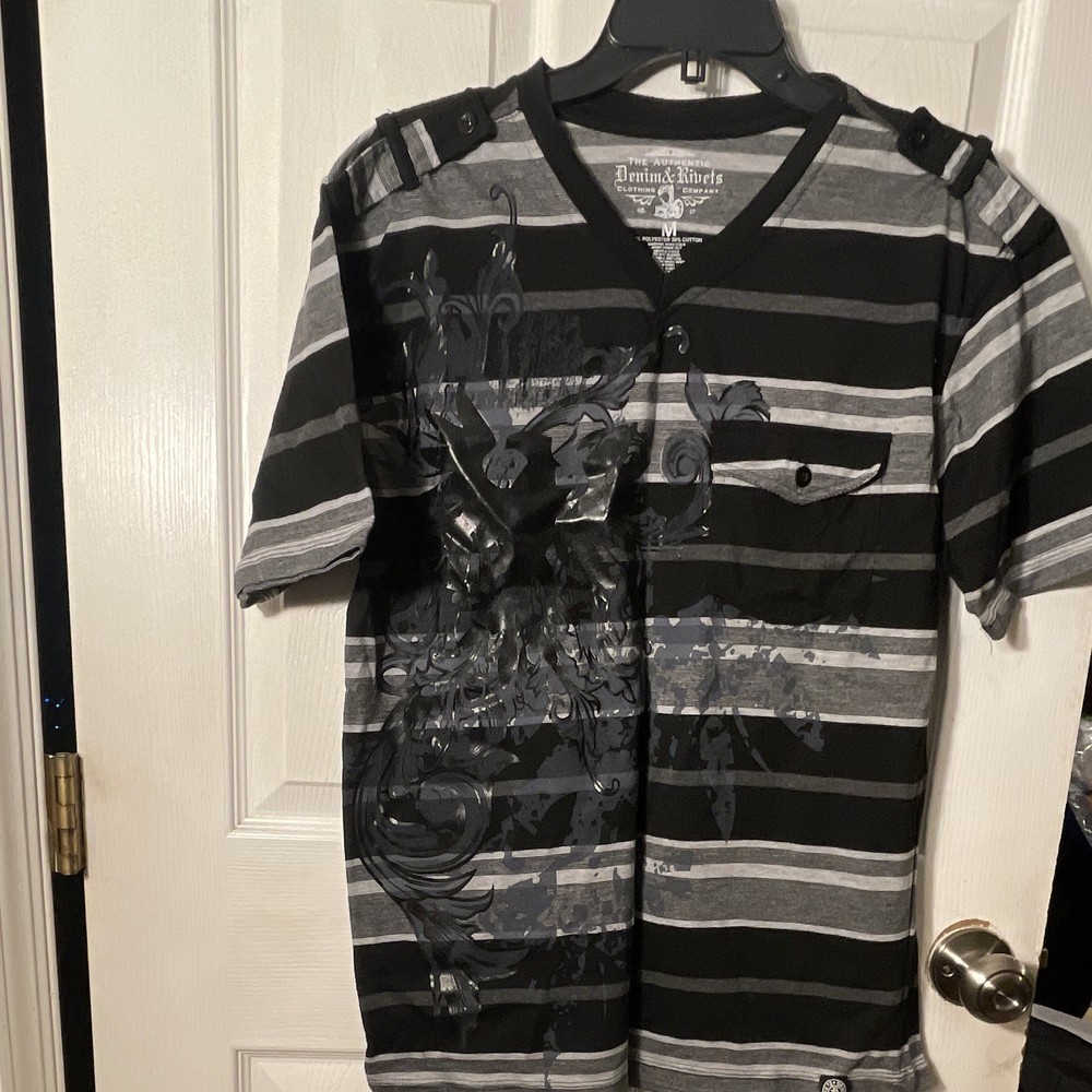 Denim & Rivers T-Shirt Black Gray Striped Men’s V-Neck Pocket Short Sleeve M