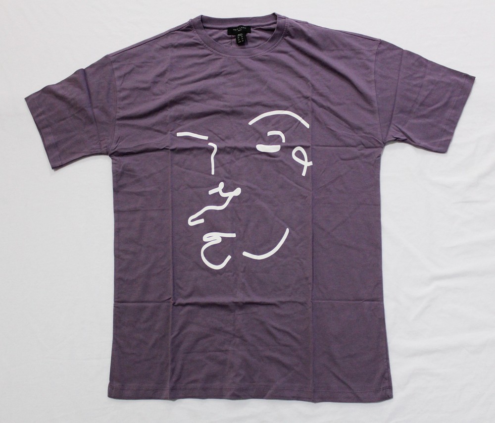 New Look Men’s Short Sleeve Face Sketch Logo T-Shirt EJ2 Lilac Size XS NWT