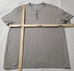 G H Bass & Co Textured Henley Shirt Mens Sz XL Gray Tee Summer Short Sleeve EUC