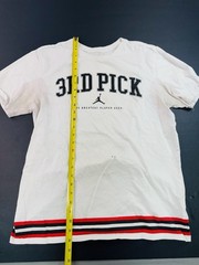 Nike Air Jordan T-Shirt Graphic Print Mens Size Large White Red 3rd Pick Hole