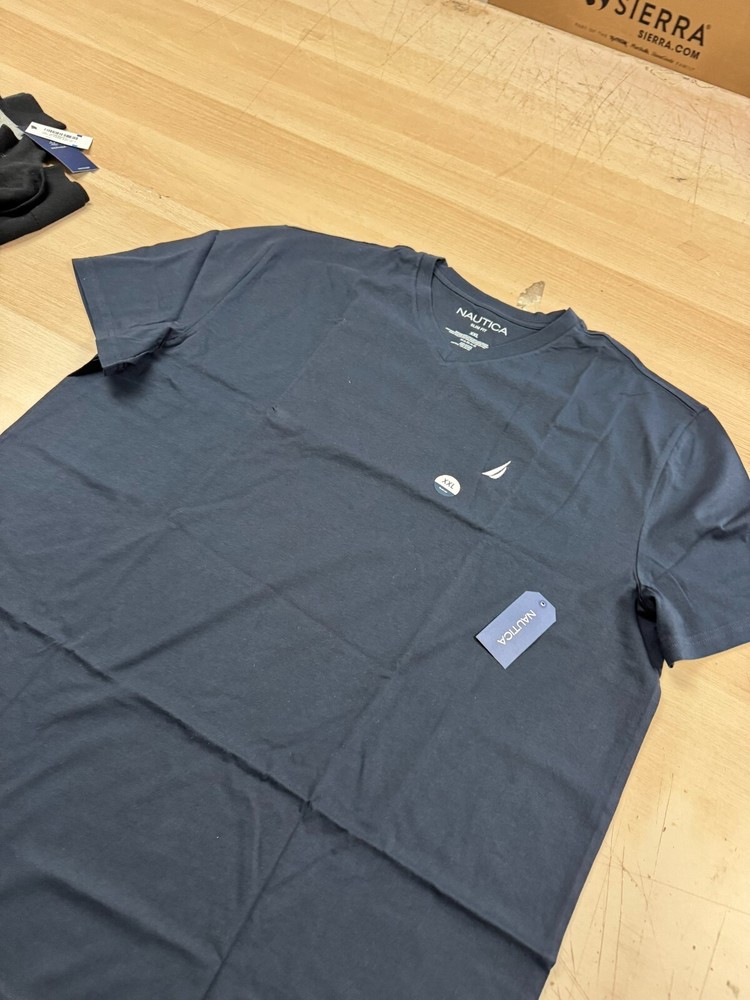 Nautica T-Shirt V-Neck Short Sleeve with Logo Size 2XL