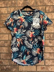 Hollister Men’s Curved Hem Tropical Floral Print T-Shirt Cotton Sz S