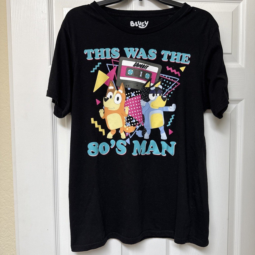 Bluey This Was The 80’s Man Bandit & Chilli Black T-Shirt Men’s Medium 38-40