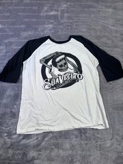 Suavecito Men’s White/Black Baseball Raglan Tee – Large Graphic Print