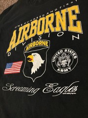 Vintage 90s Single Stitch T-Shirt Mens XL Black Faded US Army Airborne Division