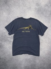 VERY RARE ARC’TERYX 1999 VINTAGE ARCHAEOPTERYX Y2K GRAIL CENTER LOGO T SHIRT
