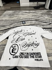 Hellstar Men’s White/Black Stars Gothic Graphic Logo Long Sleeve T-Shirt Size M