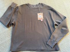 Free Planet Men’s Med Gray Long Sleeve Cropped Boxy Fit Textured T-shirt NWT