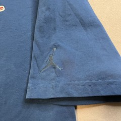Jordan Blue Men’s Short Sleeve Embroidered Sneaker Patch Jumpman Logo T-Shirt M