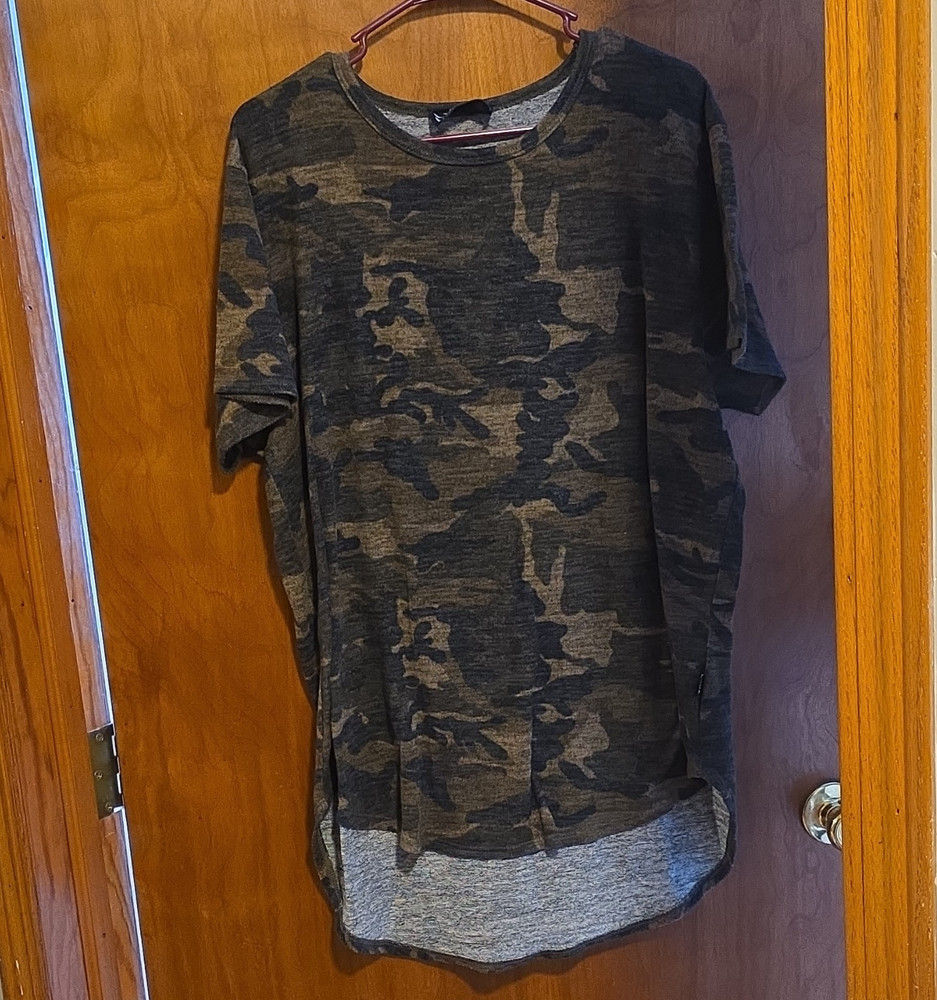 NOVA Men’s XL Camo T-Shirt Green/Black Military Crew Neck Short Sleeve Regular