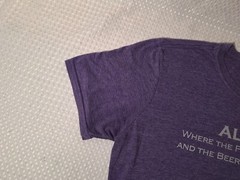 Silver Gulch Brewing Fairbanks Alaska Brewery Souvenir Purple T-Shirt Size L