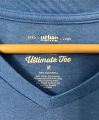Urban Pipeline v-neck, short-sleeved Ultimate Tee shirt – Men’s size M