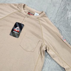 Bulwark FR Shirt Mens Medium Beige Henley Flame Resistant CAT 2 2112 Workwear