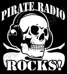 Pirate Radio T-Shirt Rocks Drum Bass DJ 60’S Caroline London Skull Headphones