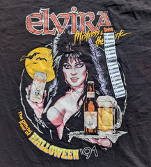ELVIRA Mistress of Night Fear of Halloween Fright Night Beer T-shirt Black XL