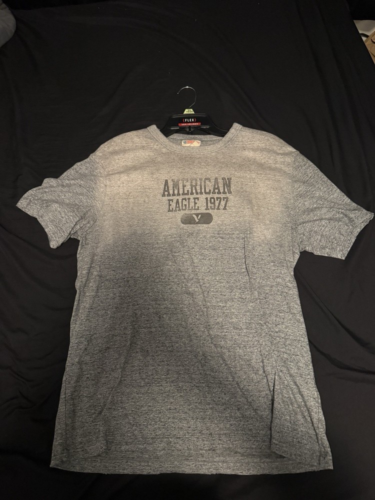 American Eagle Graphic T-Shirt Super Soft, Standard Fit, Mens Size Medium