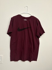 Nike Men’s Maroon Short-Sleeve Logo T-Shirt Cotton Blend Athletic Cut XL
