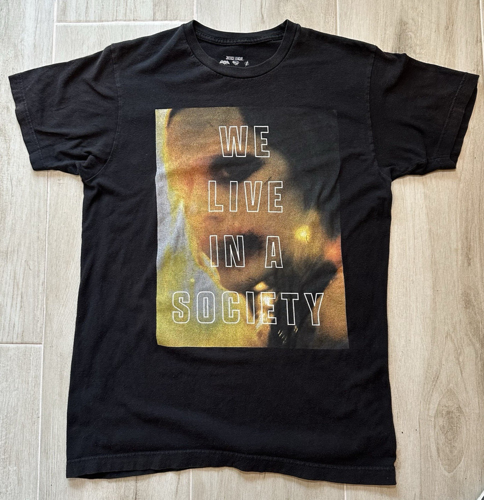 Justice League Joker Tee Shirt “We Live In A Society” Size Med 28L x 40W