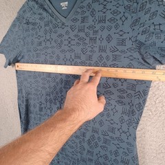 Mossimo Mens Grayish-Blue T-Shirt Size Large Geometric Aztec V-Neck Short-Sleeve