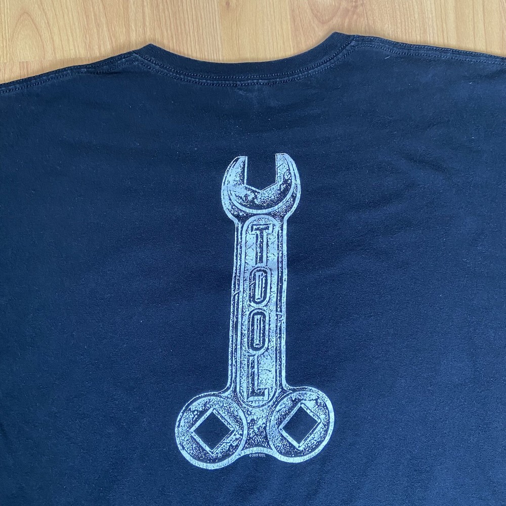 Tool Men’s Tool Los Angeles, California Spell Out Logo Band T-Shirt Size XL