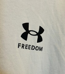 Under Armour Men Size XL UA Freedom Flag Tan T Shirt EUC