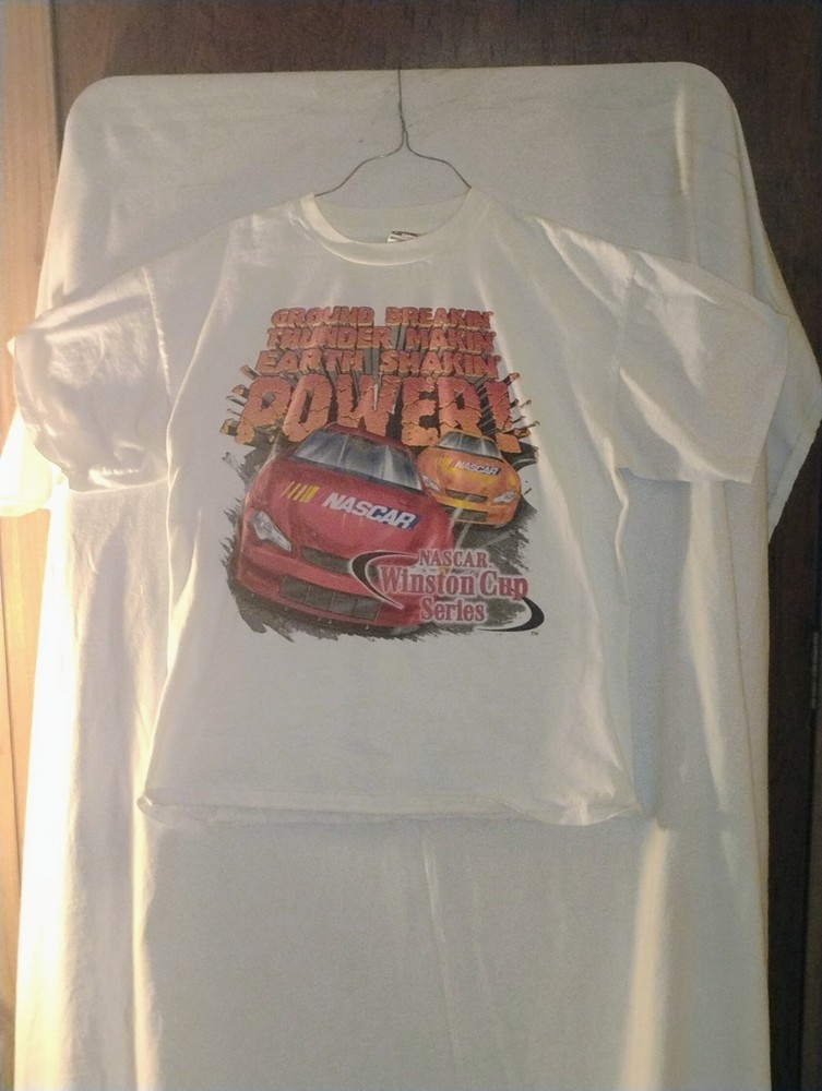 CHECKERED FLAG SPORTS MEN’S XL 2001 NASCAR WINSTON CUP SERIES VINTAGE T-SHIRT