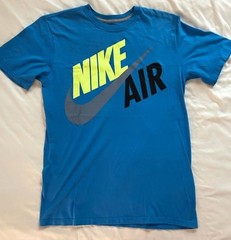 Older Nike Men;s T-Shirt Size L