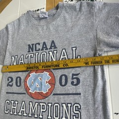 Vintage Carolina Tarheels T Shirt Small National Champions NCAA Basketball 2005