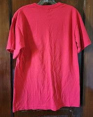 Peanuts T-Shirt Adult Medium Red Christmas Scene Winter Holiday Snoopy