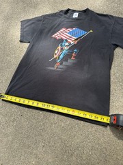 Vintage Captain America Graphic T-Shirt, Size Large.￼
